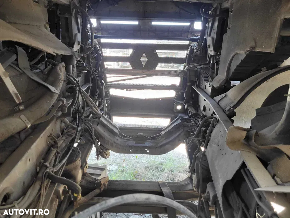 Dezmembrez cap tractor Renault Magnum dxi 480 EEV 2011 - 6