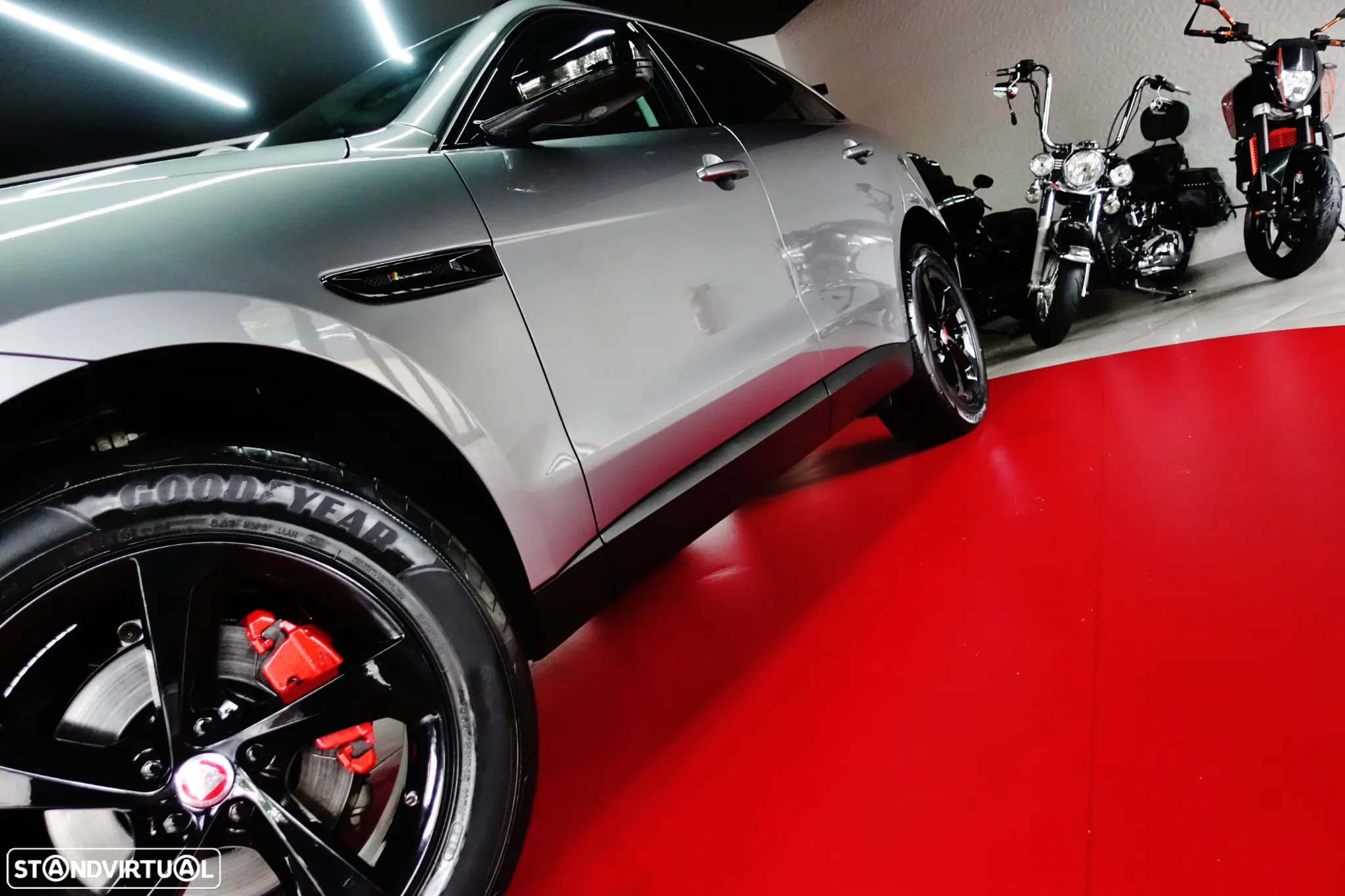 Jaguar F-Pace 2.0 i4D R-Sport Aut. - 14