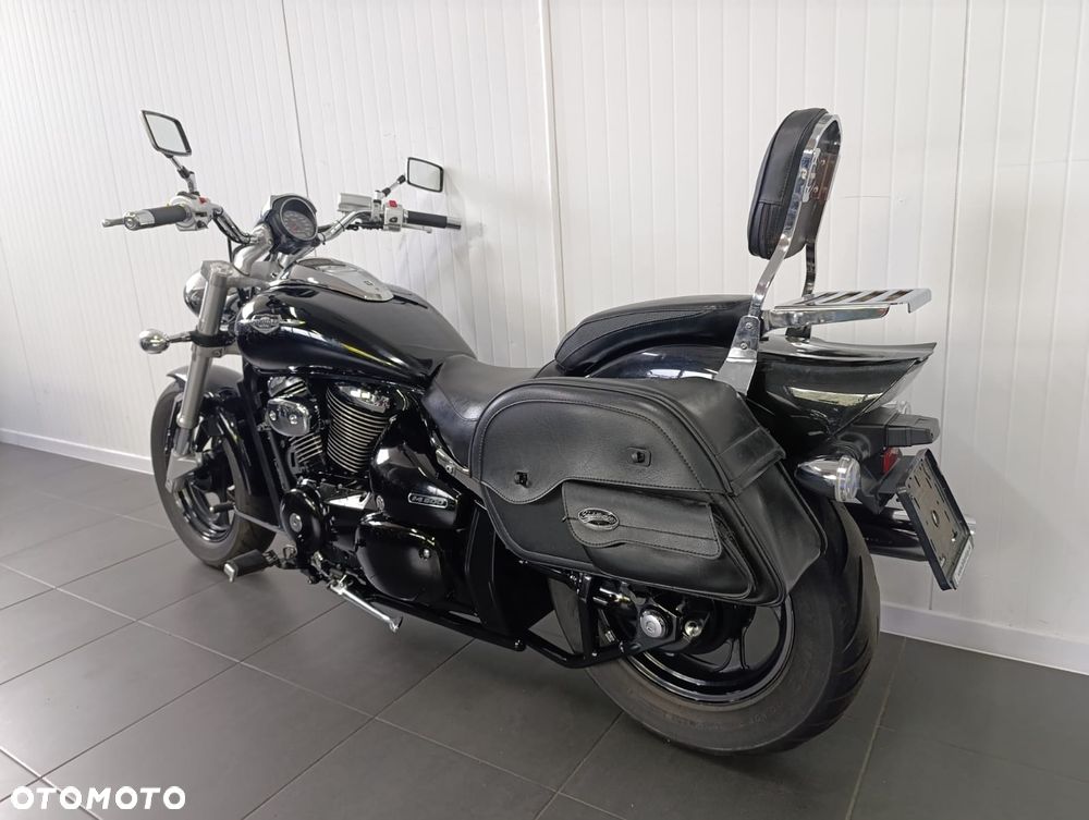 Suzuki Intruder - 8