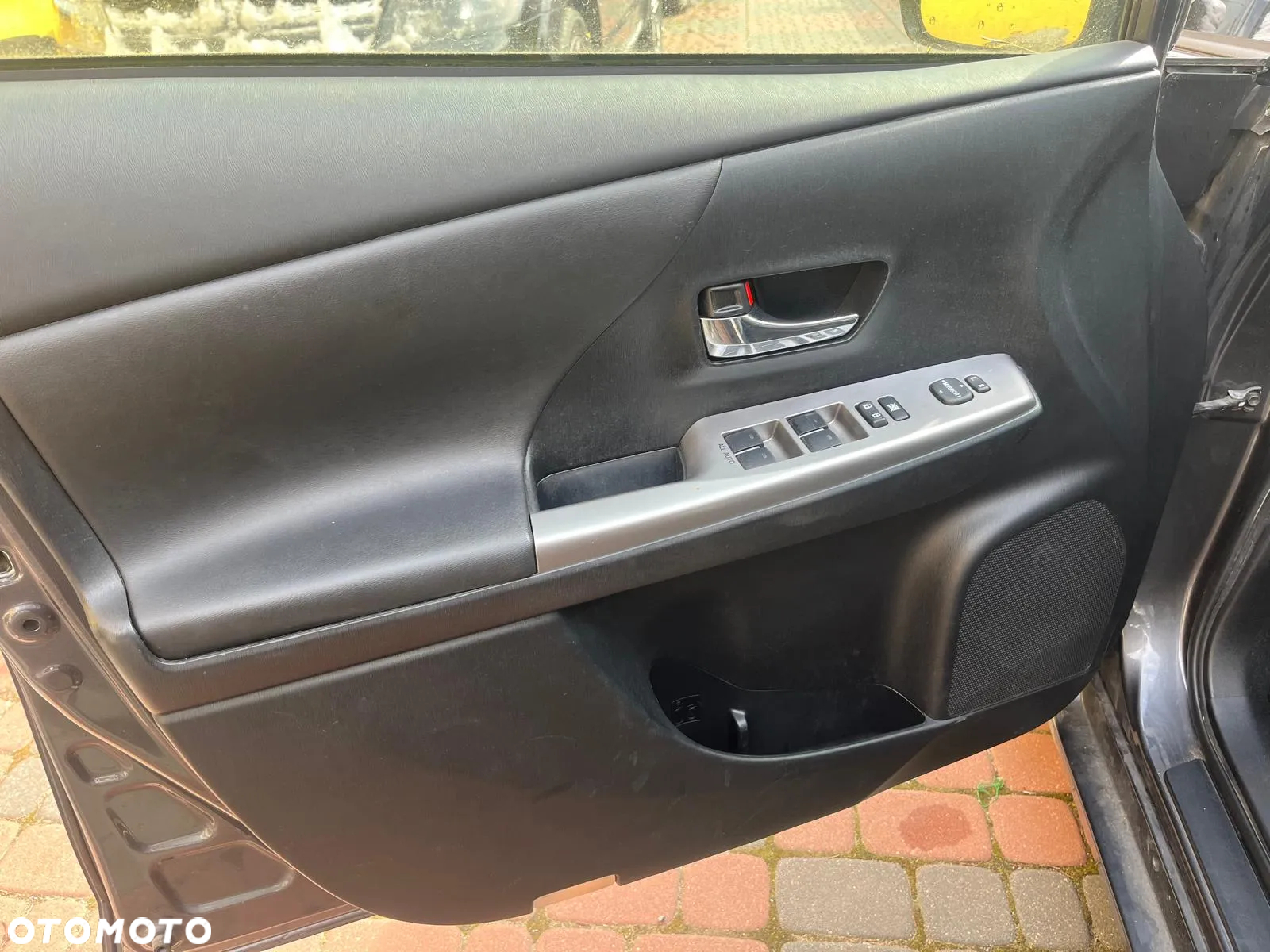 Toyota Prius+ (Hybrid) Executive - 5