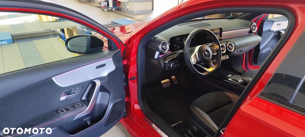Mercedes-Benz Klasa A 200 AMG Line 7G-DCT - 3