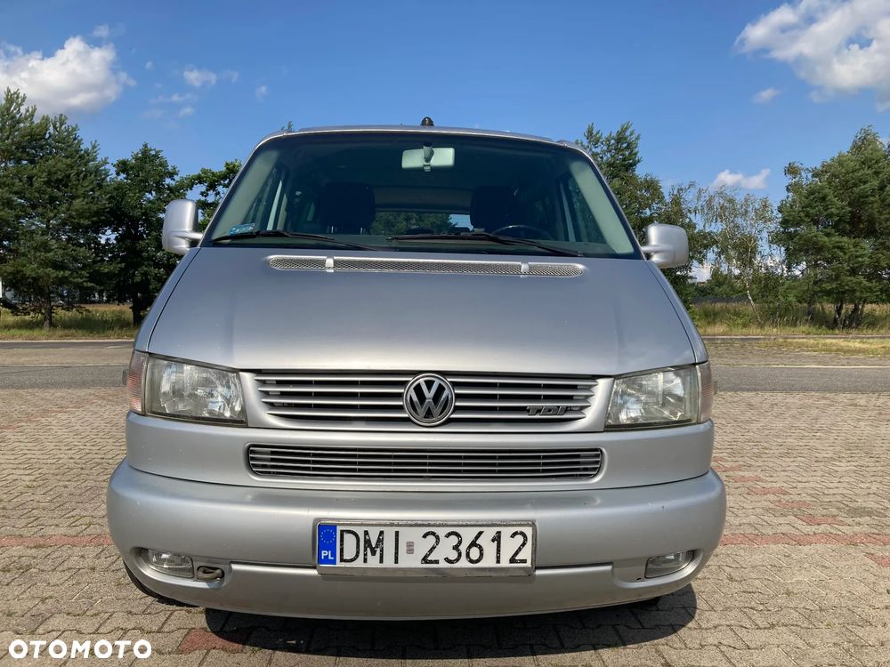 Volkswagen Multivan - 2