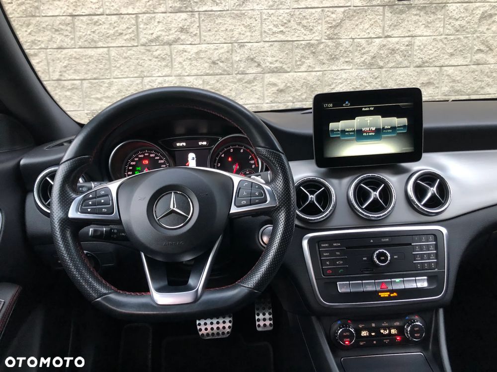 Mercedes-Benz CLA 200 7G-DCT AMG Line - 13