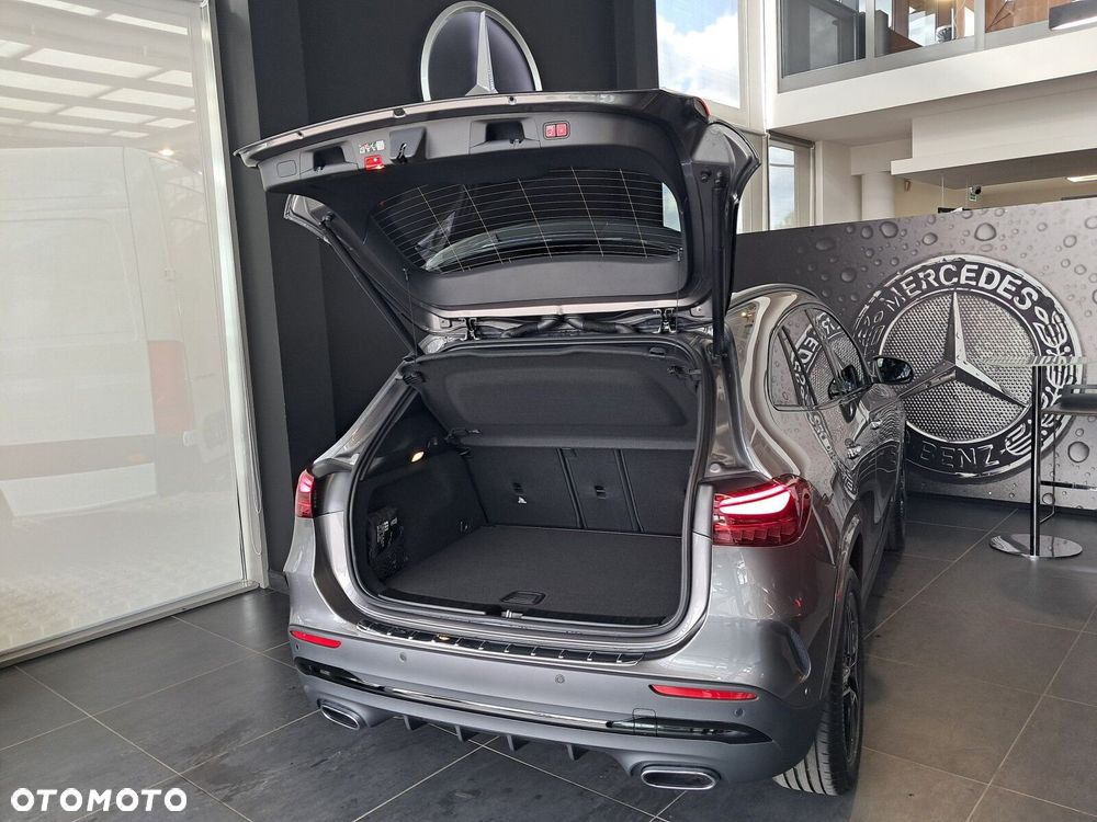 Mercedes-Benz GLA - 30