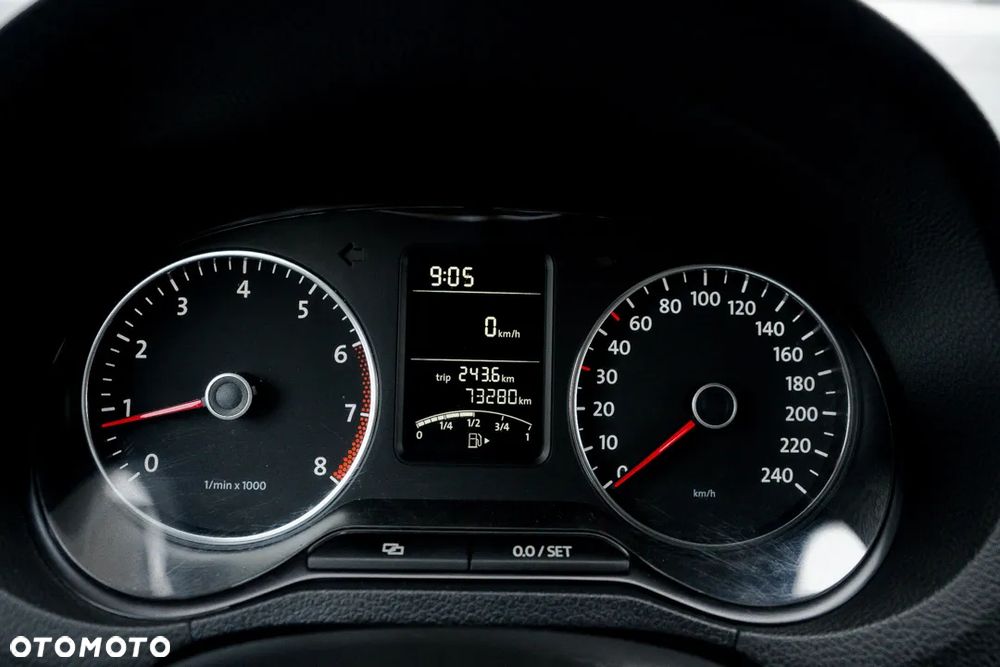 Volkswagen Polo 1.4 16V Comfortline - 19