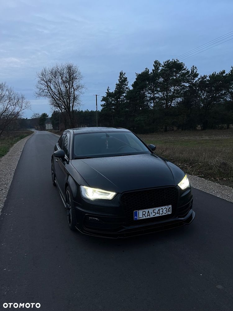 Audi A3 Sportback 2.0 TDI S tronic S line Sportpaket - 4