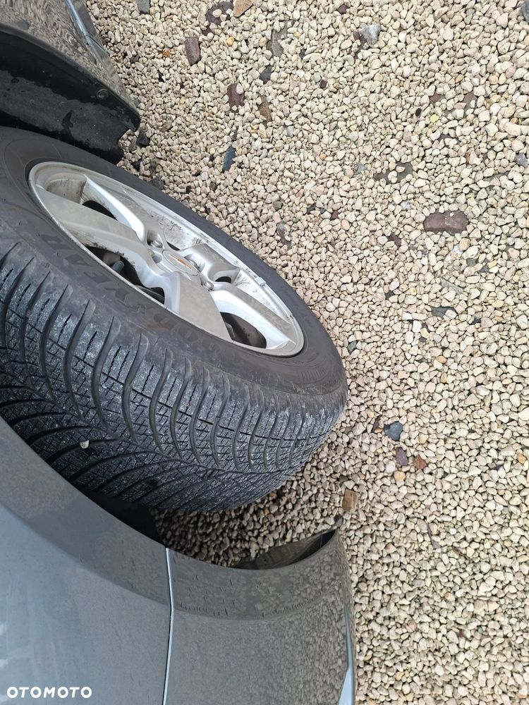 Chevrolet Cruze 1.6 LS - 23