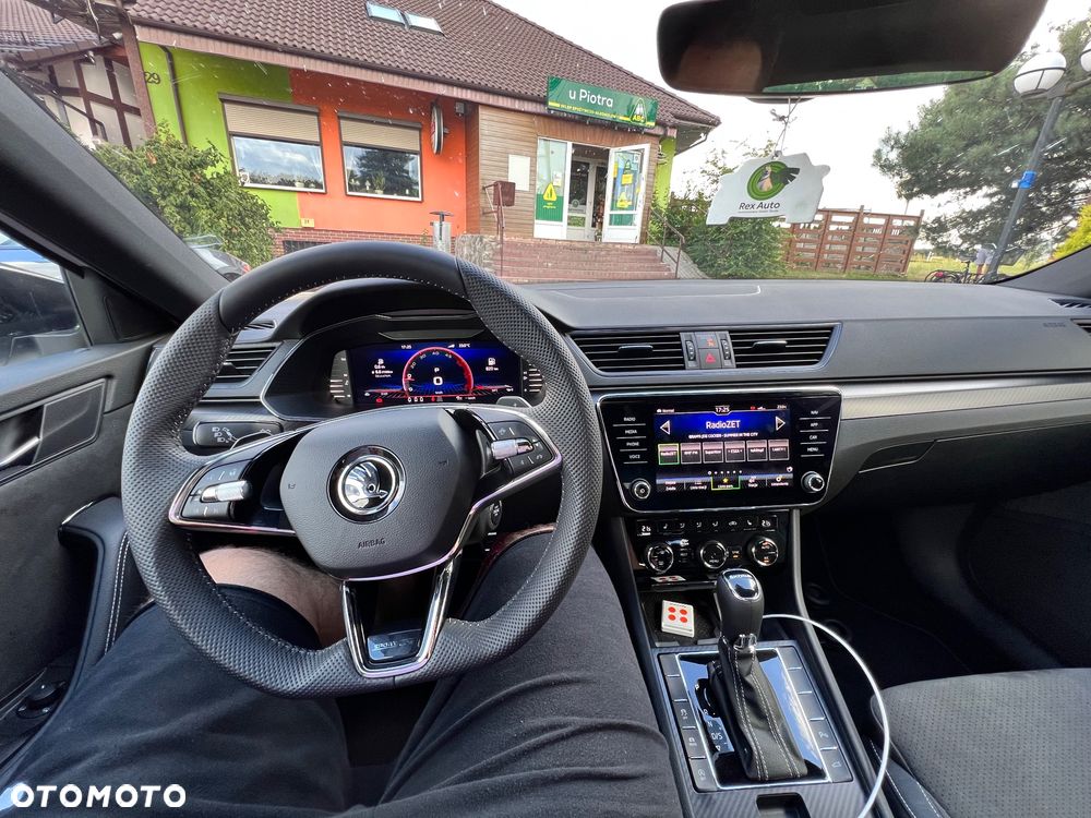 Skoda Superb 2.0 TDI SCR Sportline DSG - 8