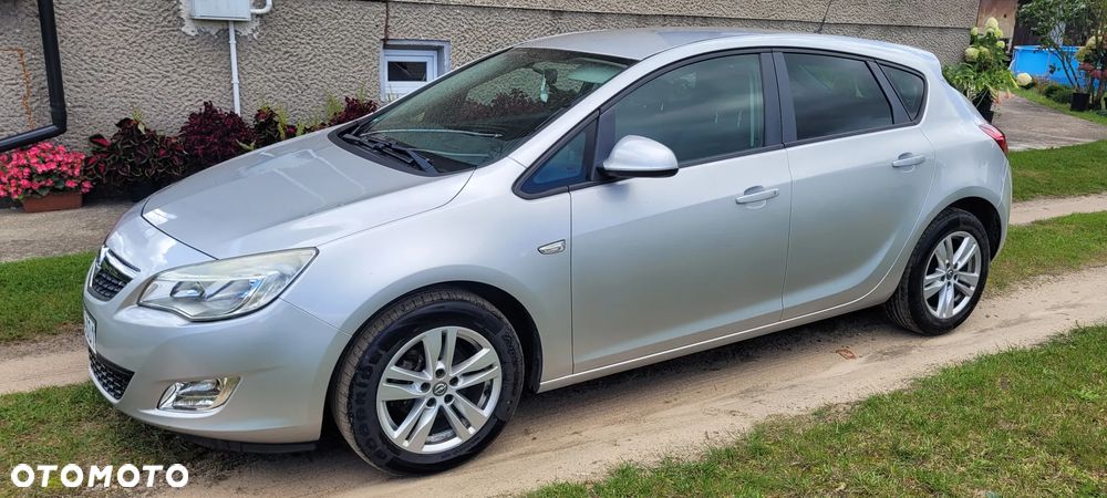 Opel Astra 1.6 Color Edition - 1