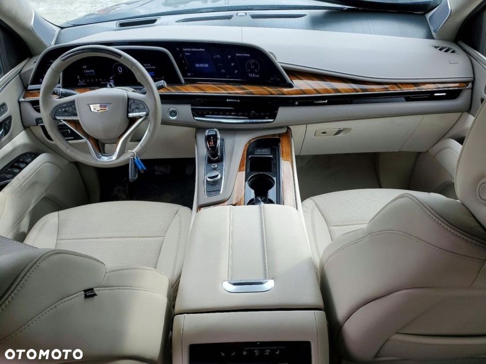 Cadillac Escalade - 8