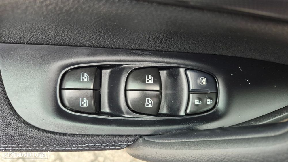 Nissan Qashqai 1.5 dCi N-Connecta 18 - 9