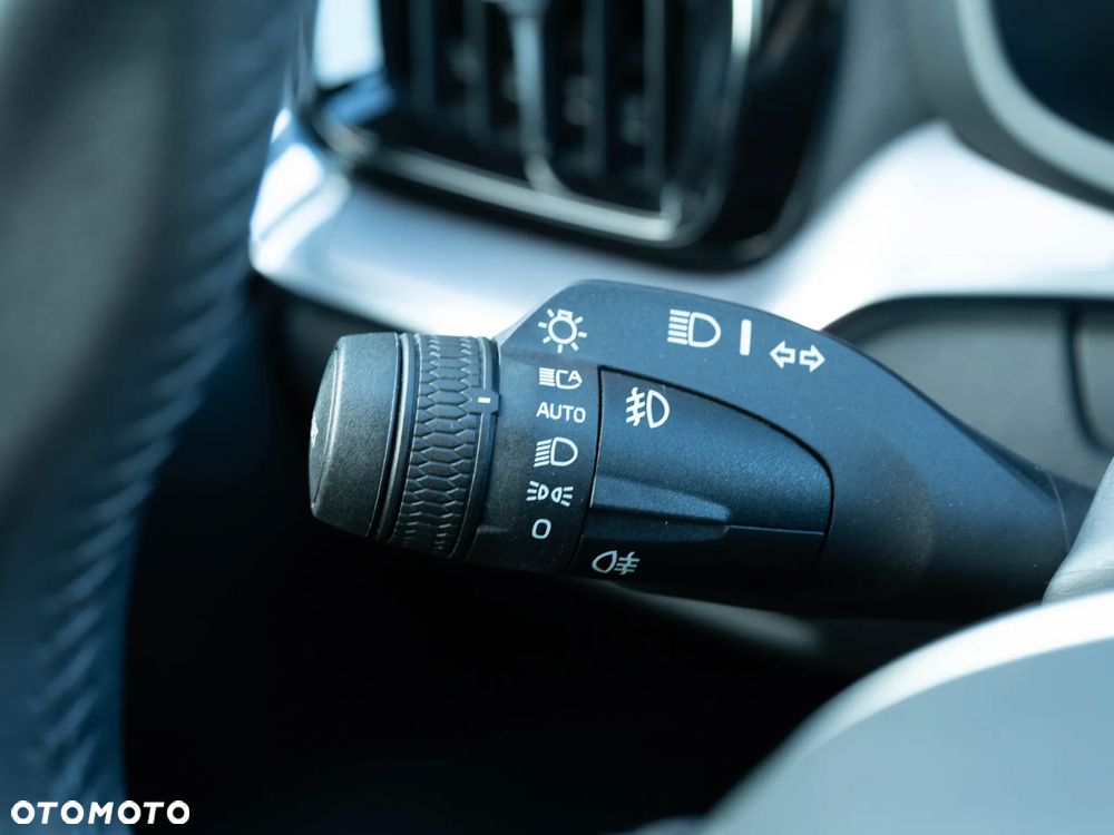 Volvo V60 D4 Momentum Pro - 37