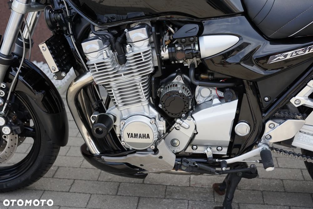 Yamaha XJR - 29