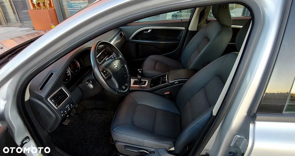 Volvo V70 2.4D Summum - 12