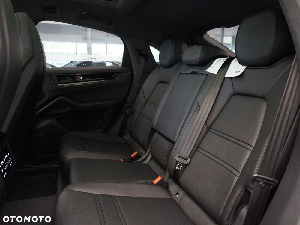 Porsche Cayenne GTS - 34