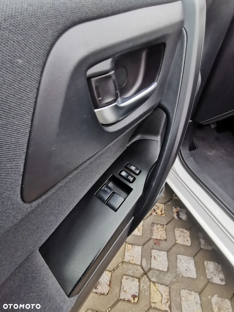 Toyota Auris 1.4 D-4D Dynamic - 32