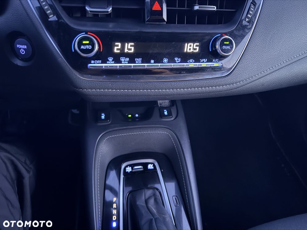 Toyota Corolla - 12