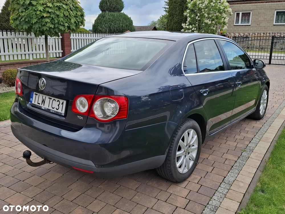 Volkswagen Jetta 1.9 TDI Comfortline - 8