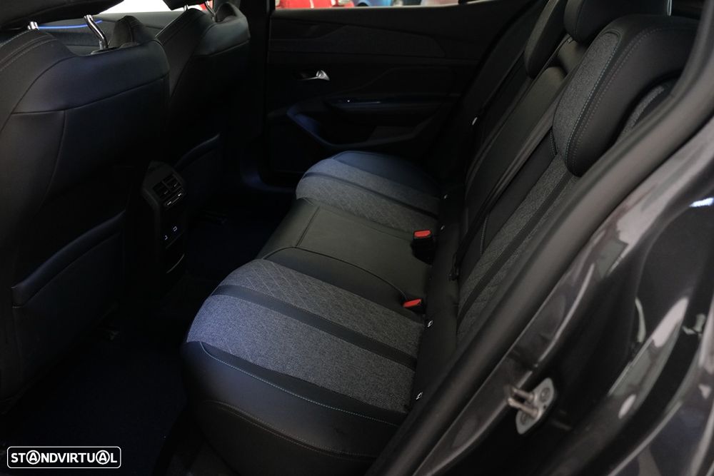 Peugeot 408 1.2 PureTech Allure Pack EAT8 - 12