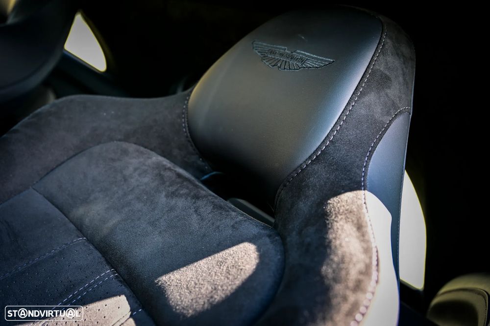 Aston Martin Vantage Coupe V8 - 48