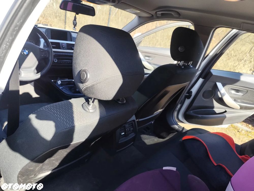 BMW Seria 3 320d - 5