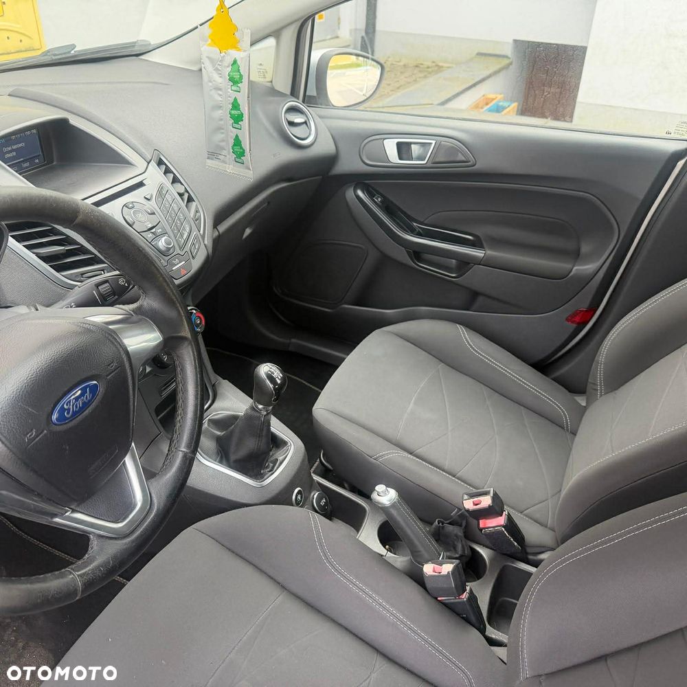 Ford Fiesta - 2