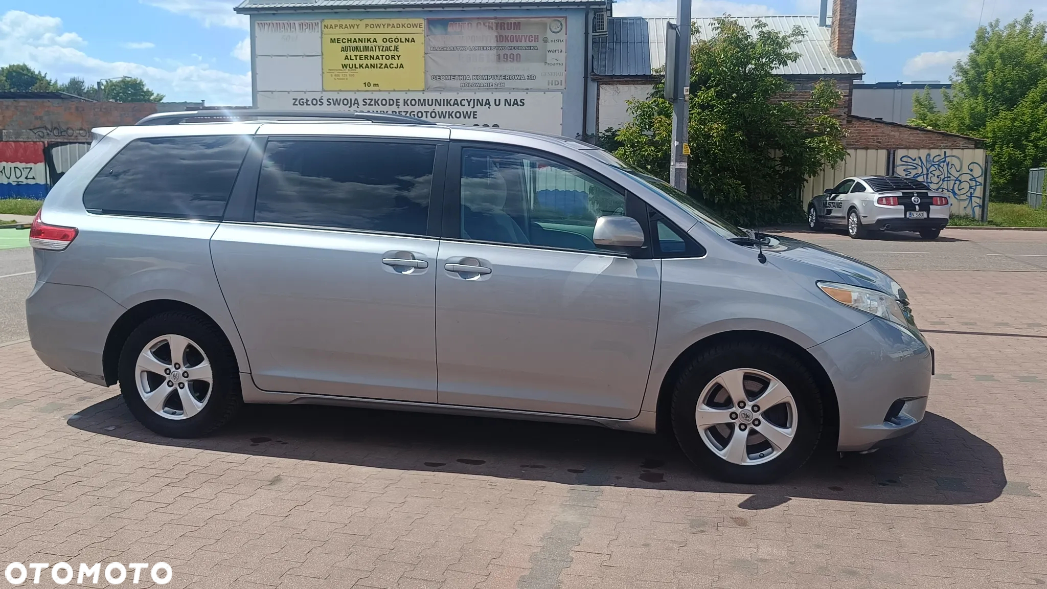 Toyota Sienna 3.5 V6 SE - 11
