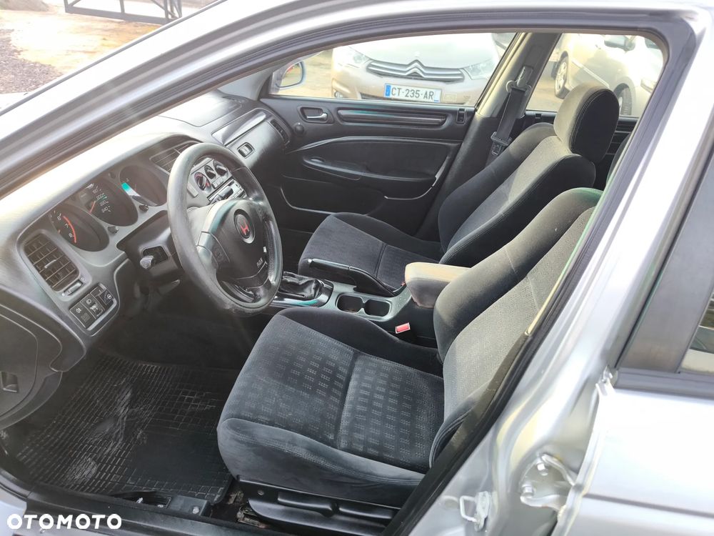 Honda Accord 1.8i ES - 17