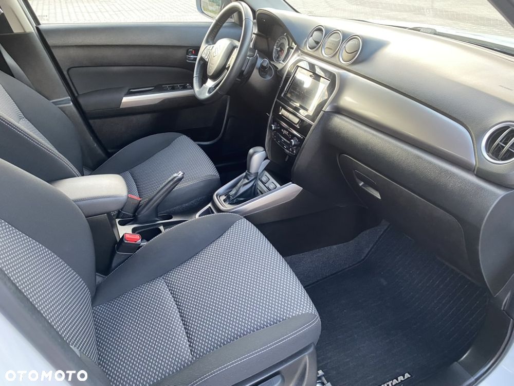Suzuki Vitara 1.5 Dualjet Hybrid AGS Comfort+ - 16