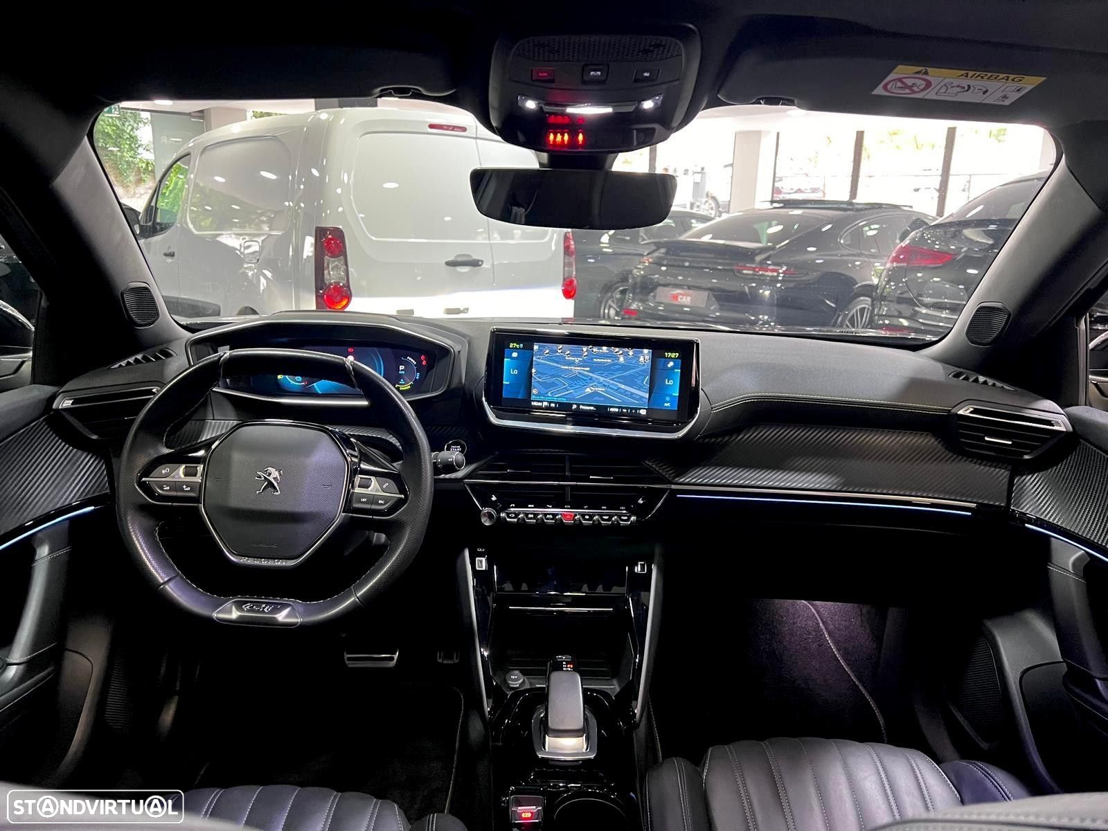 Peugeot e-2008 50 kWh GT - 41
