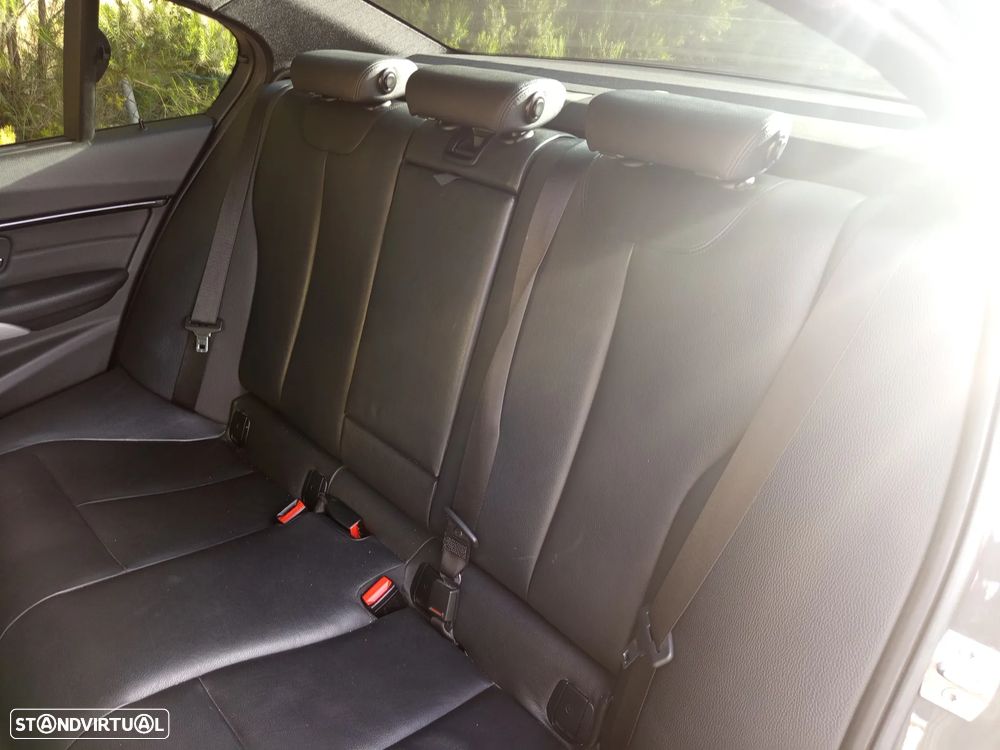 BMW 320 d Aut. M Sport - 30