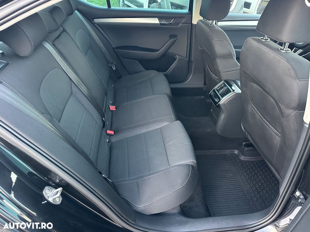 Skoda Superb 2.0 TDI DSG Premium Edition - 9