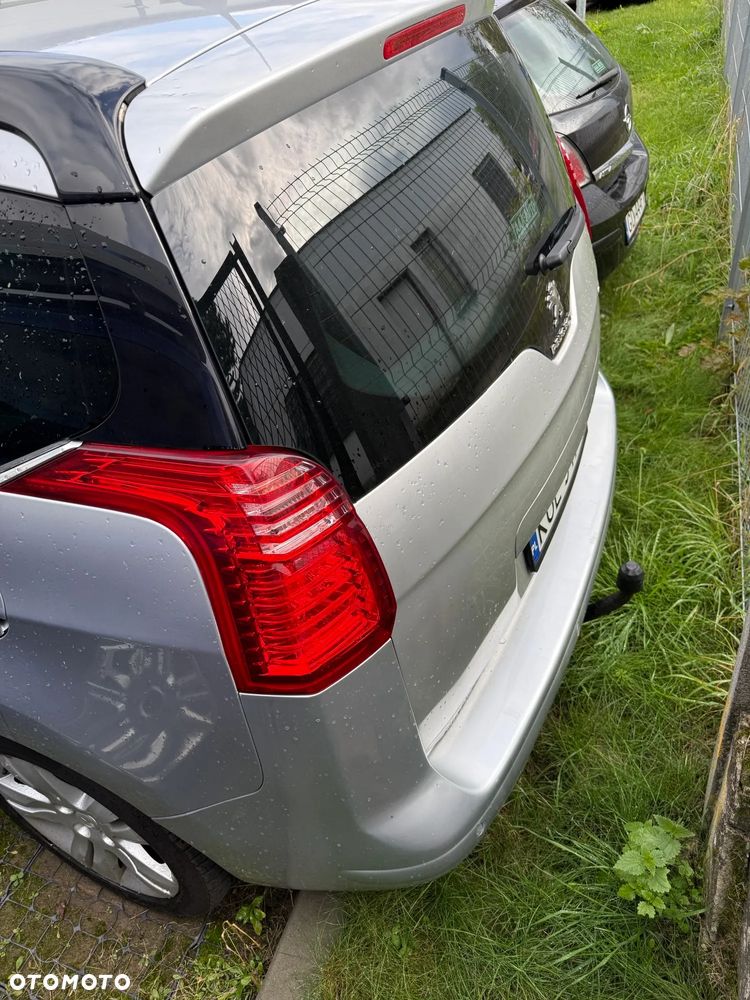 Peugeot 5008 - 4
