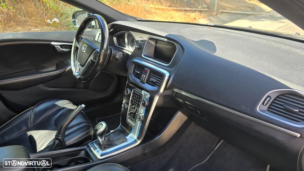 Volvo V40 2.0 D4 R-Design Summum - 17