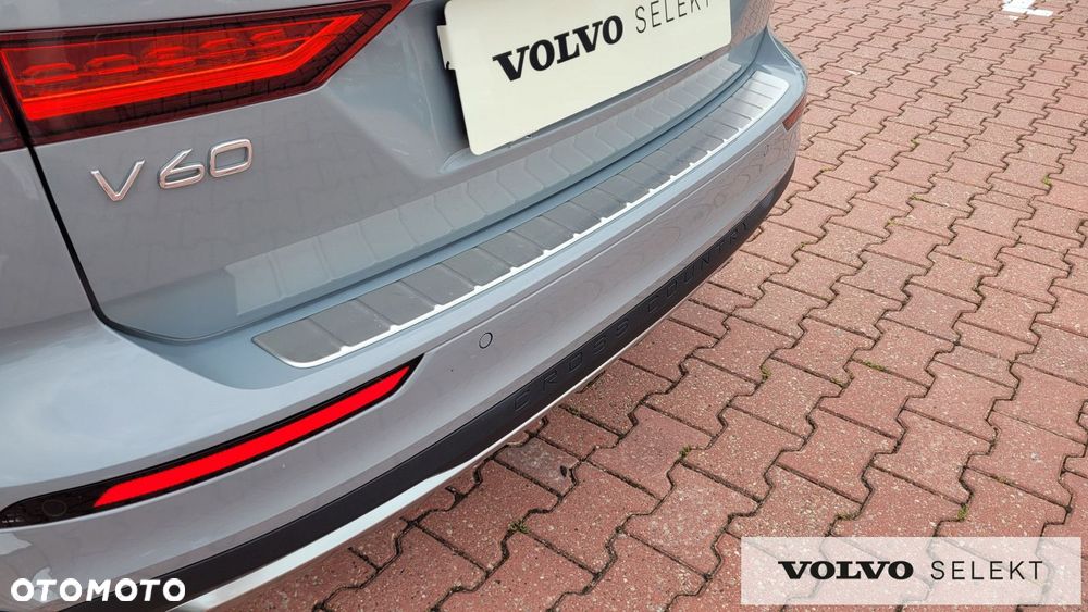 Volvo V60 Cross Country - 15