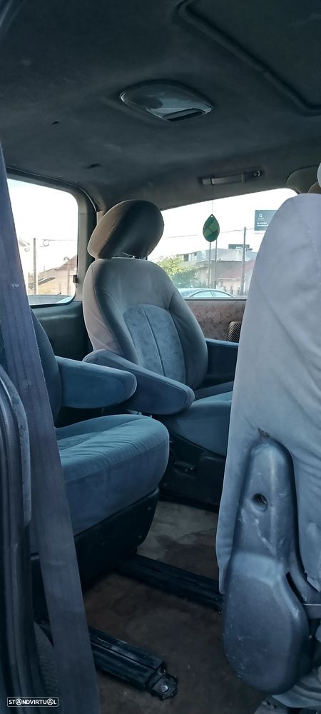 Hyundai H-1 Starex - 10