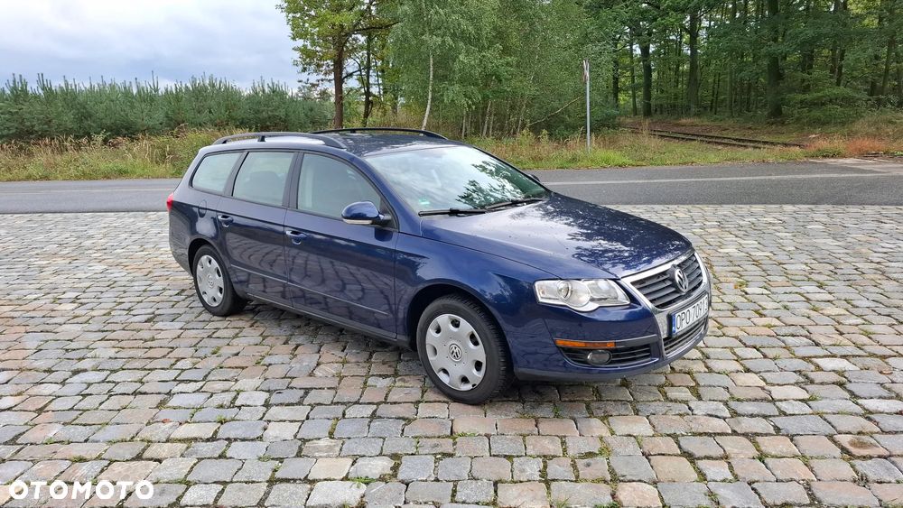 Volkswagen Passat 1.6 FSI Trendline - 1