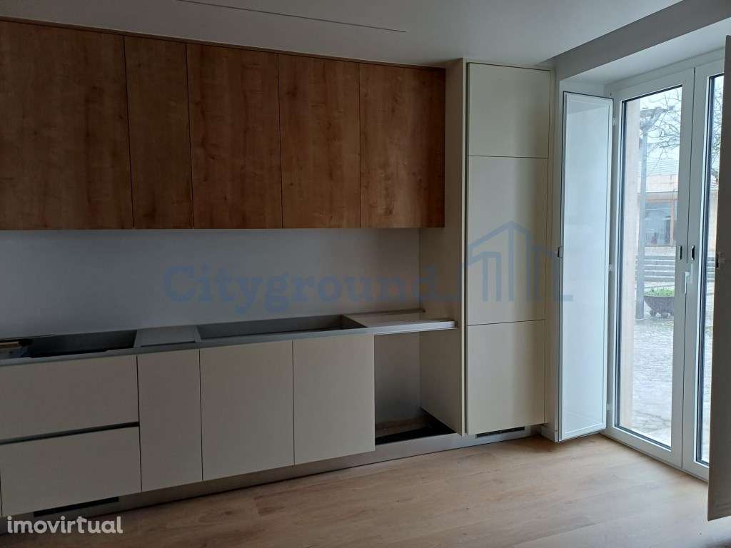 Moradia Geminada V2+1 no centro da cidade, Ourém - Grande imagem: 4/21