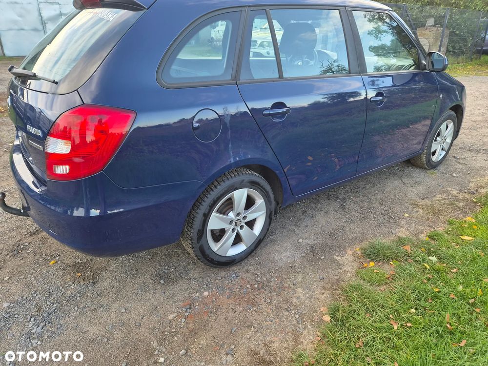 Skoda Fabia 2014 photo 3