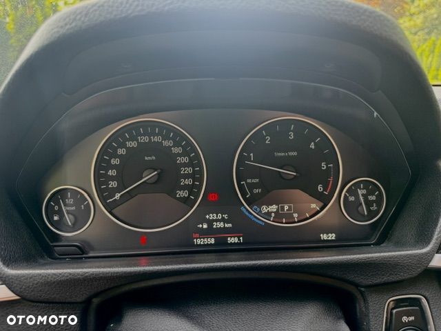 BMW Seria 3 318d - 13