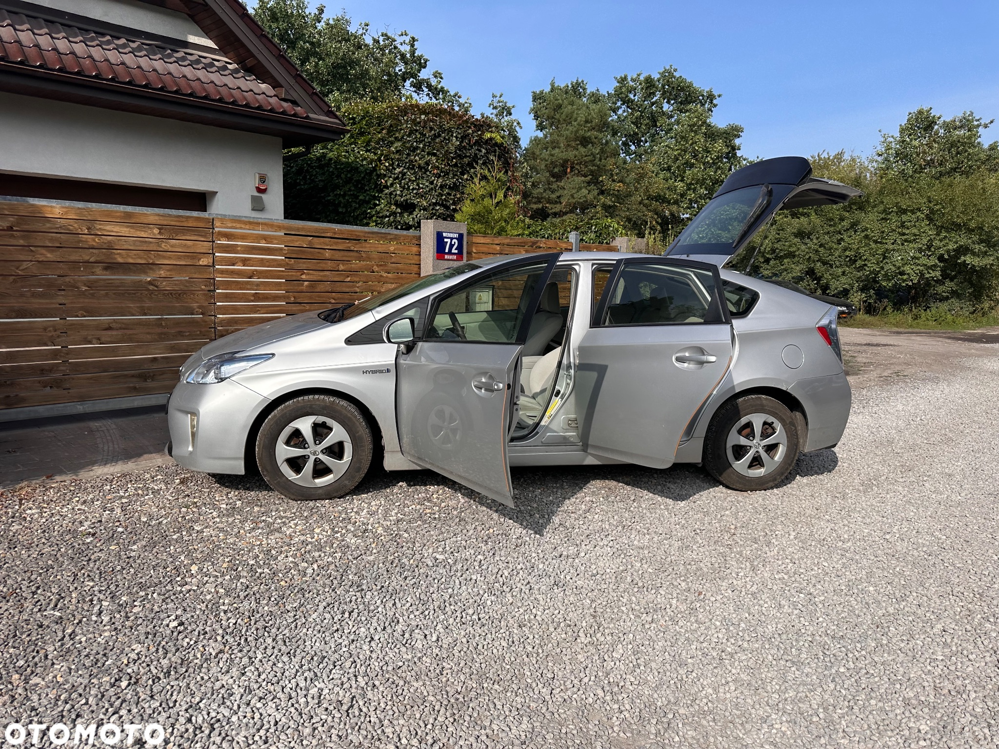 Toyota Prius (Hybrid) - 9