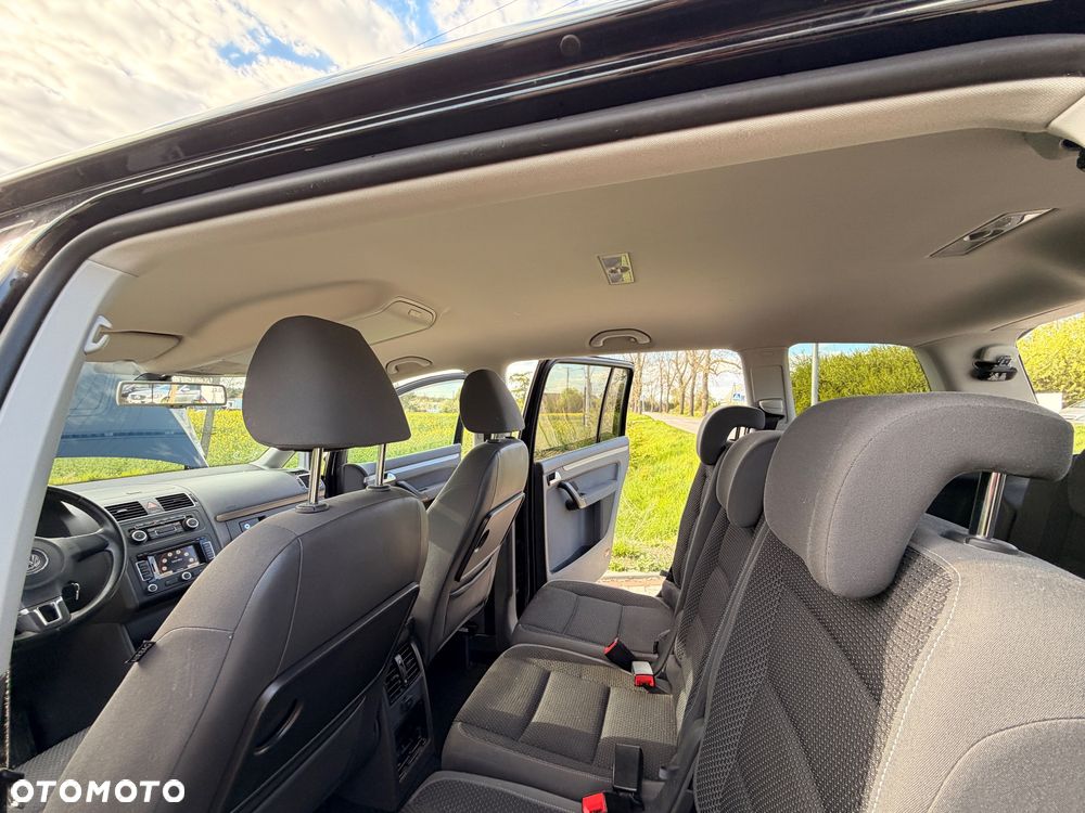 Volkswagen Touran - 16