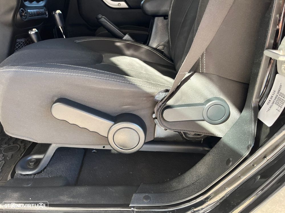 Jeep Wrangler Unlimited 2.8 CRD ATX Rubicon - 18