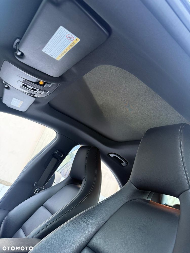 Mercedes-Benz CLA 250 4Matic 7G-DCT - 18