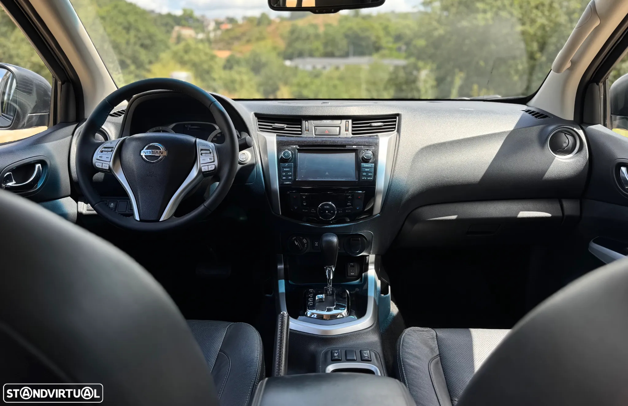 Nissan Navara 2.3 dCi CD 4WD Tekna Auto - 25