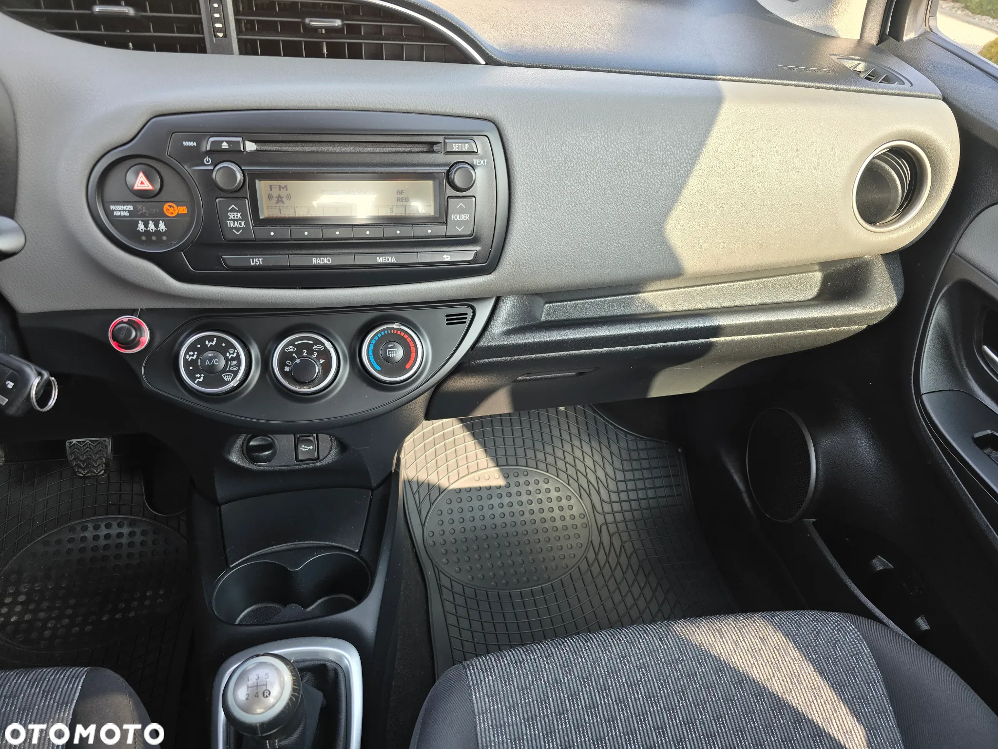 Toyota Yaris 1.0 Active EU6 - 10