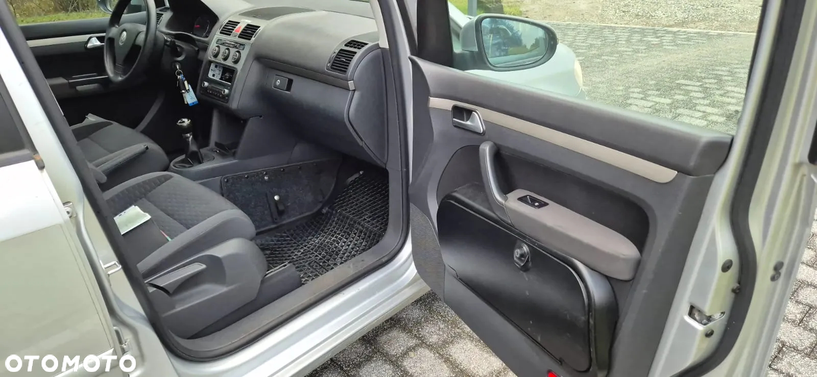 Volkswagen Touran - 15