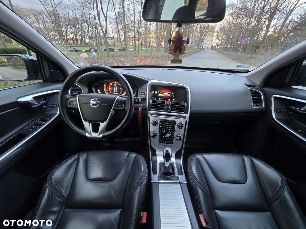 Volvo XC 60 D3 Drive-E Ocean Race - 13