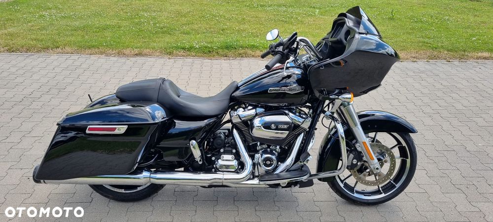 Harley-Davidson Touring Road Glide - 2