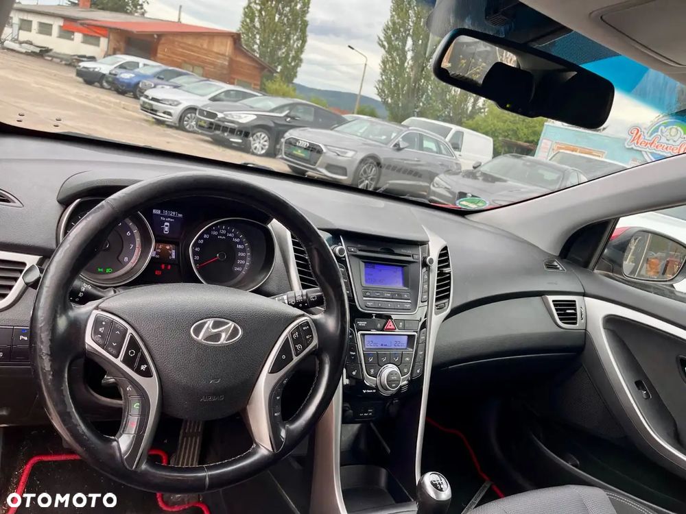 Hyundai i30 1.6 Classic + - 9